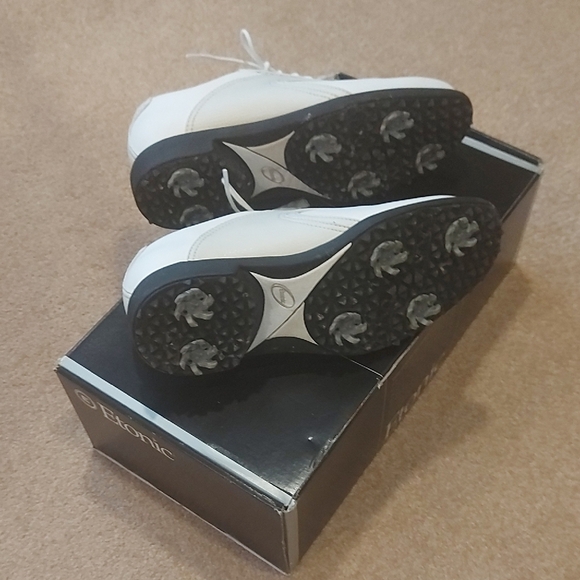 Classic White Ladies Golfing Cleats - Picture 1 of 6